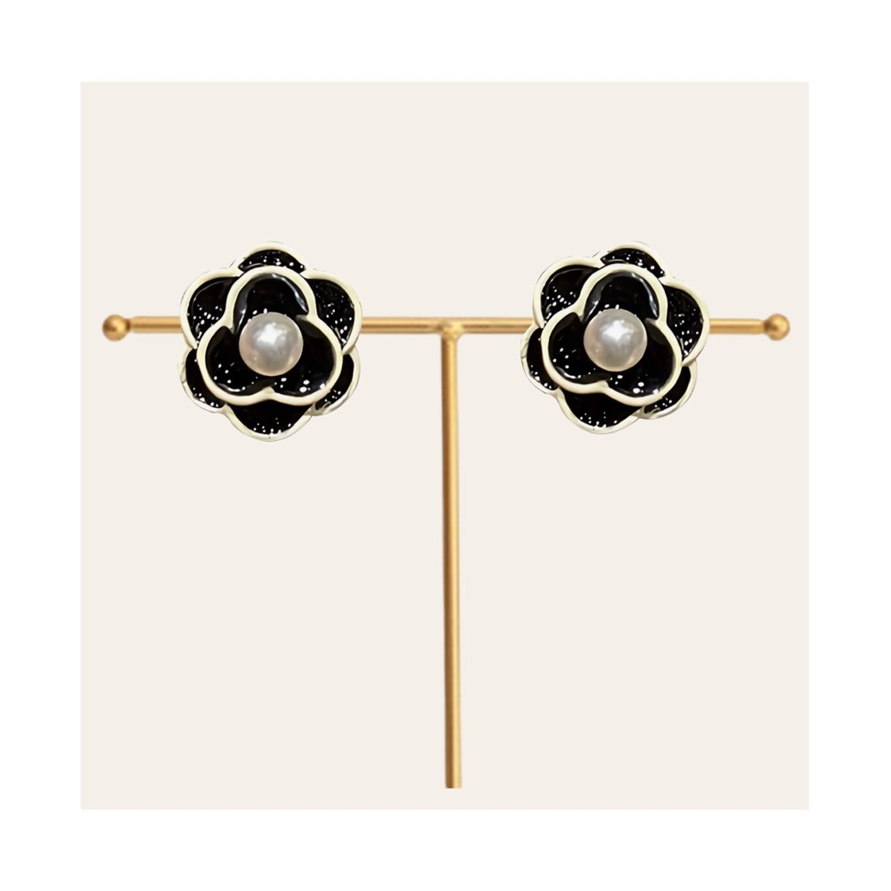 SOLD! - Black Flower Pearl Earrings